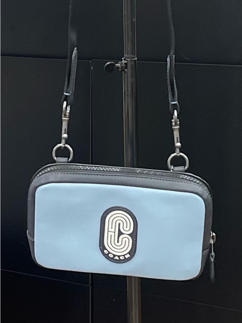 Coach CE604
QB/CORNFLOWER/MIDNIGHT EW PHONE CROSSBODY Men and Women